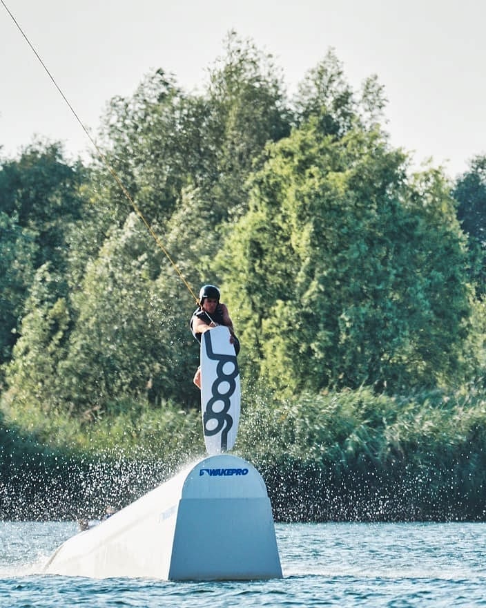 Ile kosztuje sprzęt do wakeboardu?