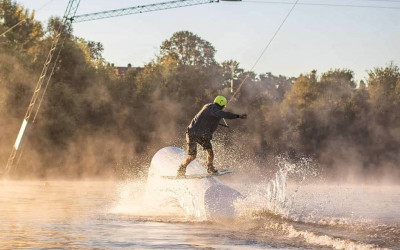 Ile kosztuje szkolenie i przejazd na wakeboardzie?